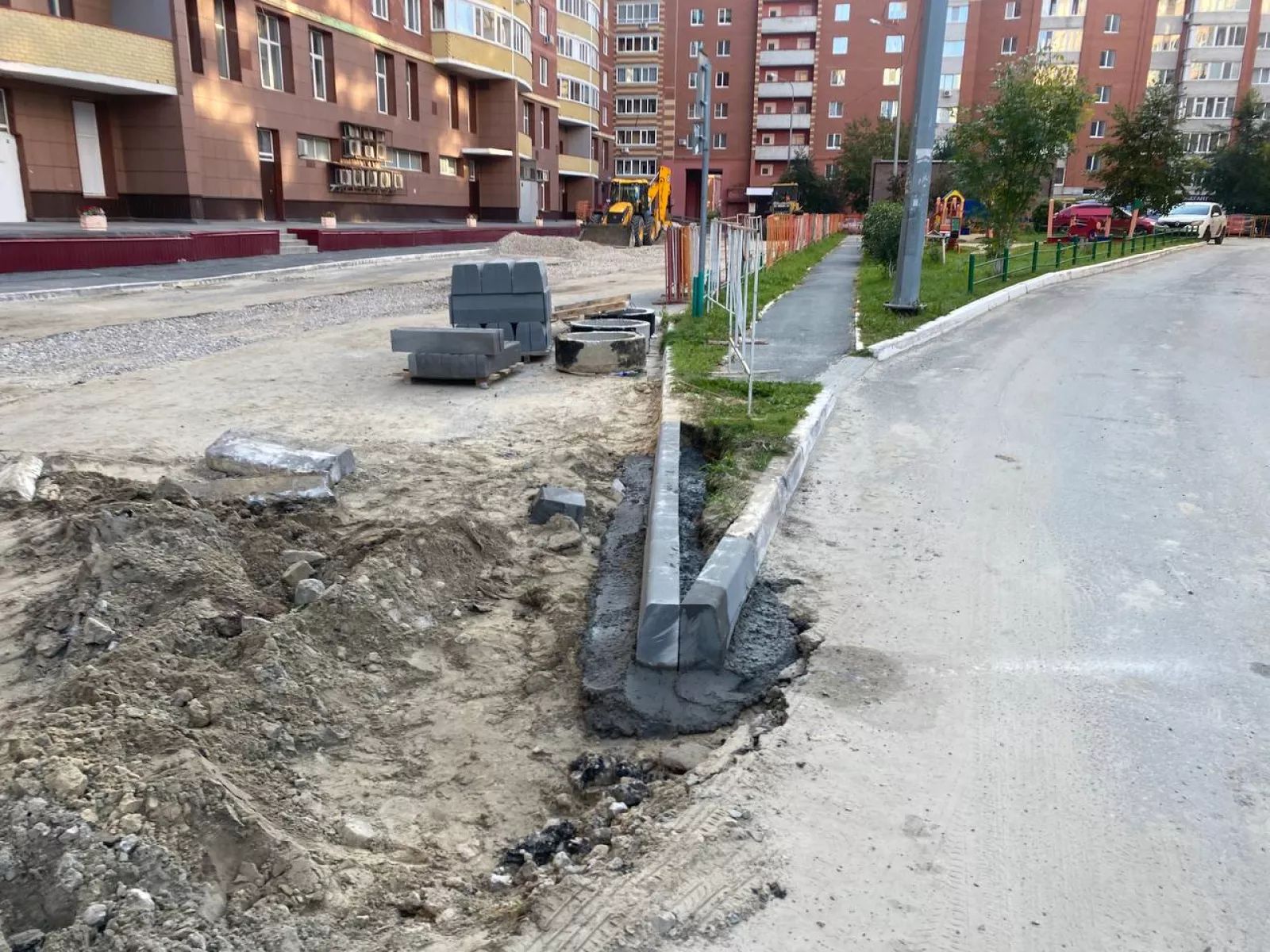 Работы по благоустройству придомовой территории — фото 1